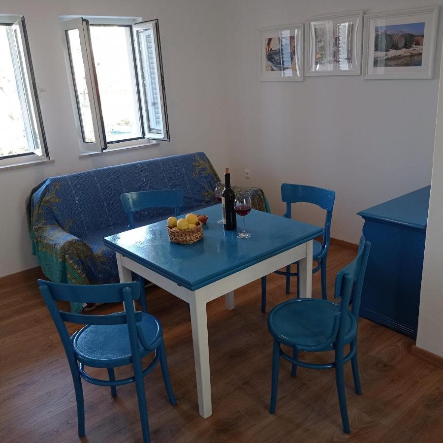 My Mediterranean Villa With Huge Garden And Own Parking Lumbarda Exteriör bild