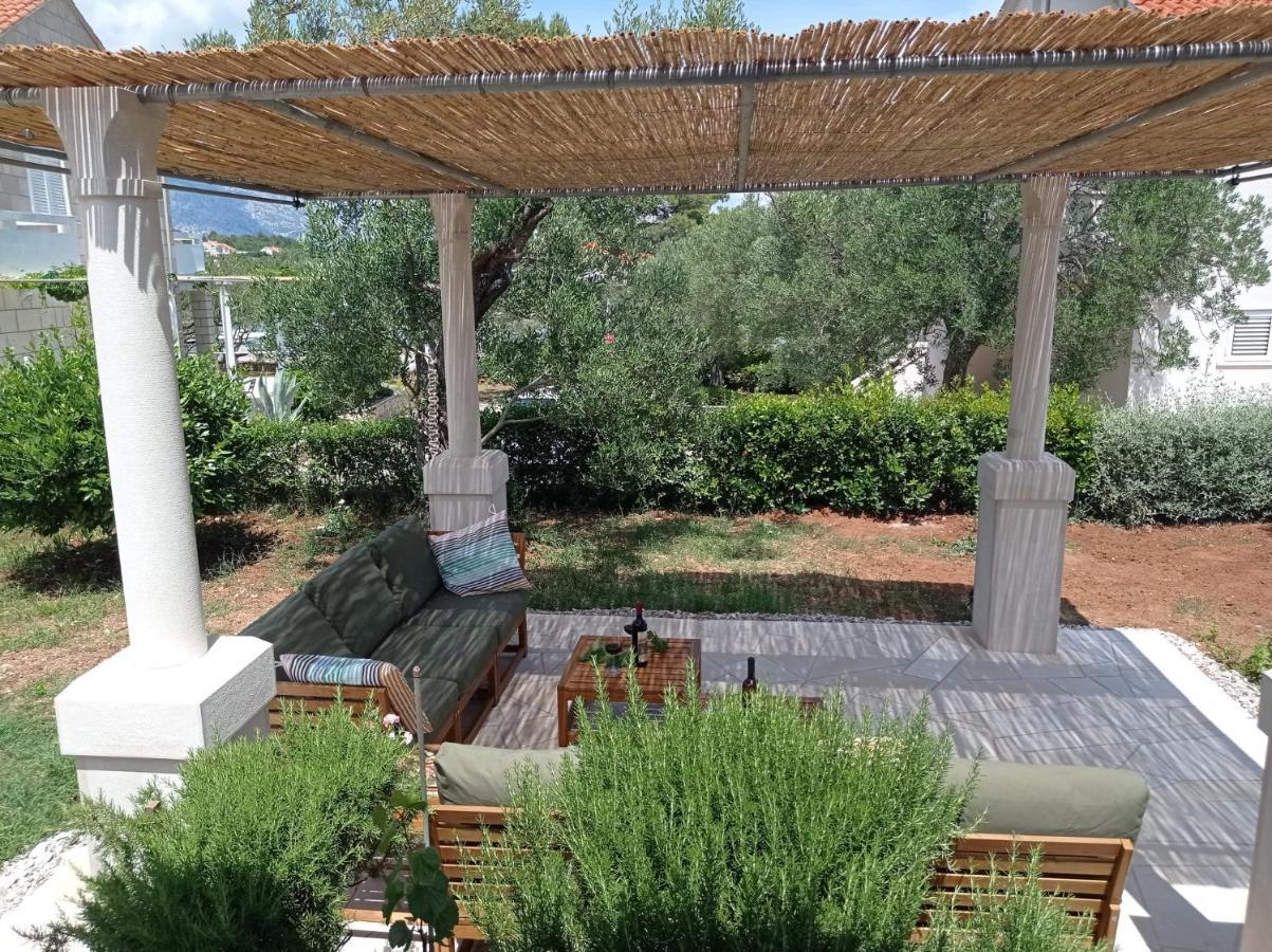 My Mediterranean Villa With Huge Garden And Own Parking Lumbarda Exteriör bild